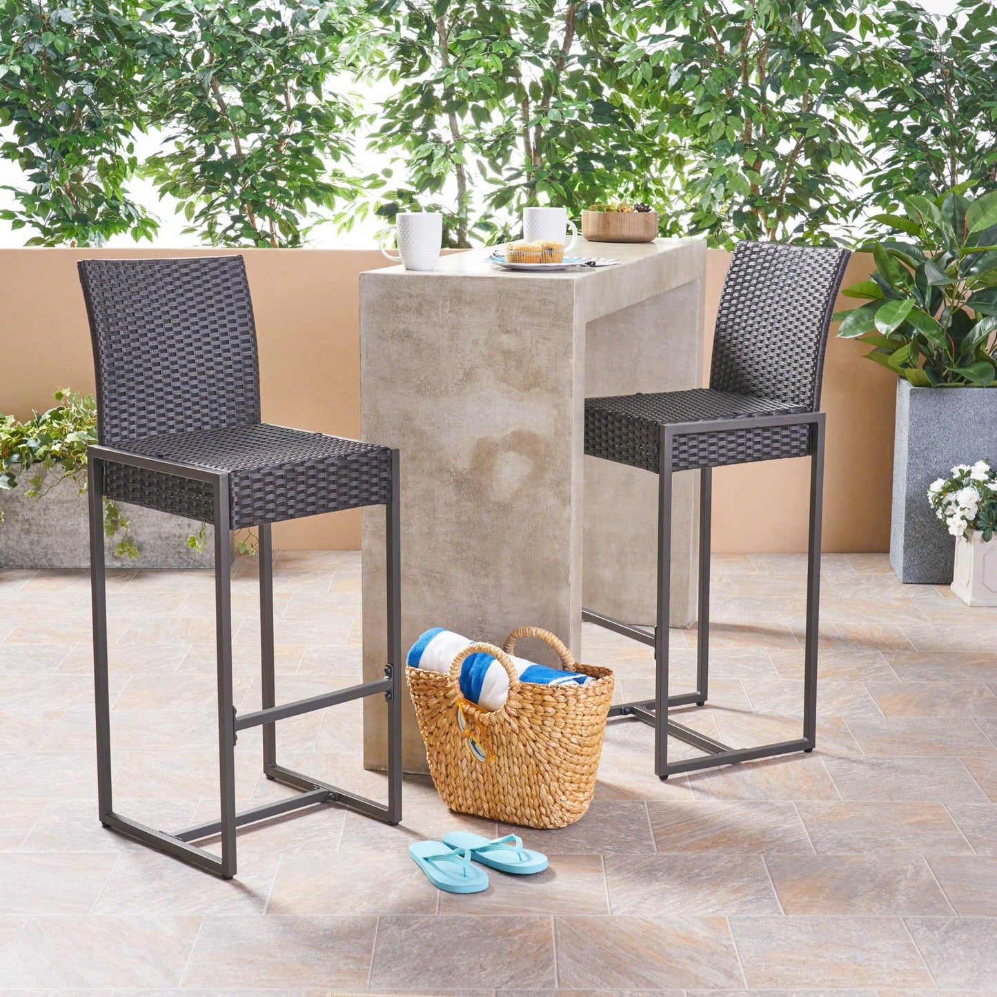 Stylish And Durable Outdoor Patio Bar Stool For Comfortable Seating