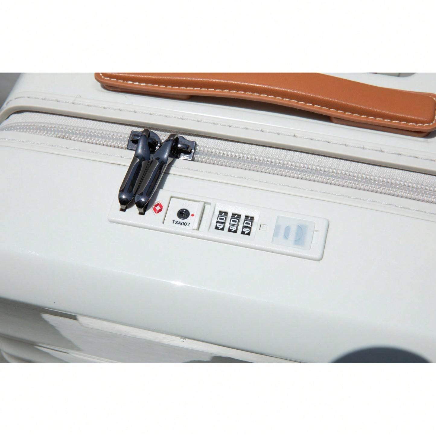 Lightweight 28 Inch Creamy White Spinner Suitcase With TSA Lock USB Port Wheel Lock And Top Handle