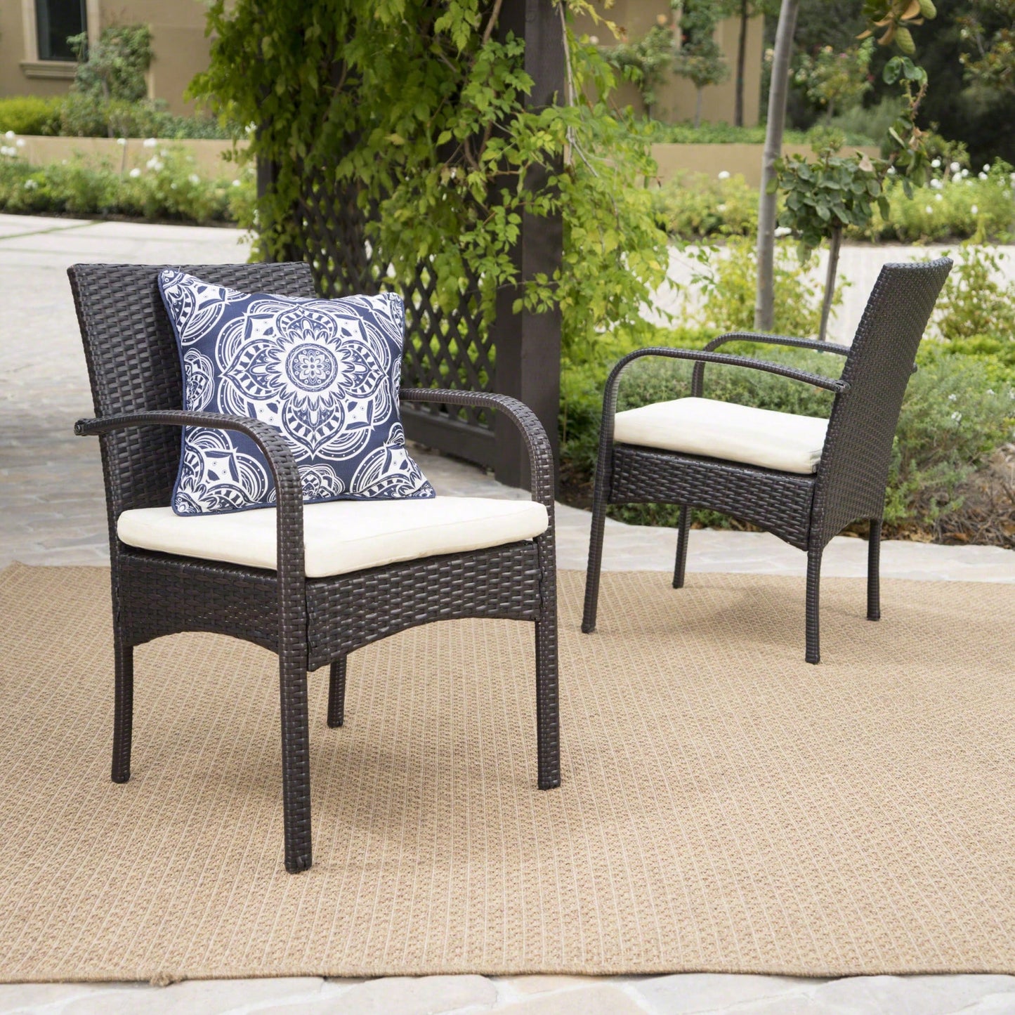 Stylish Wicker Dining Chair With Comfortable Cushion For Modern Outdoor And Indoor Spaces