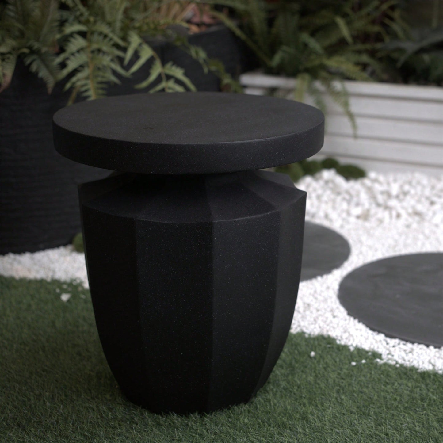 Modern Heavy Duty Faux Terrazzo Accent Table 20.3" H Sturdy Decorative Garden End Table For Indoor Outdoor Use