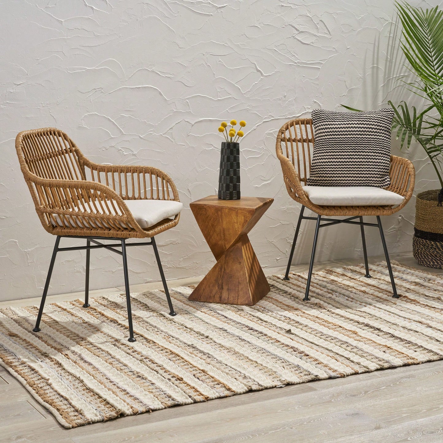 Elegant Modern Dining Chairs For Home And Office Use