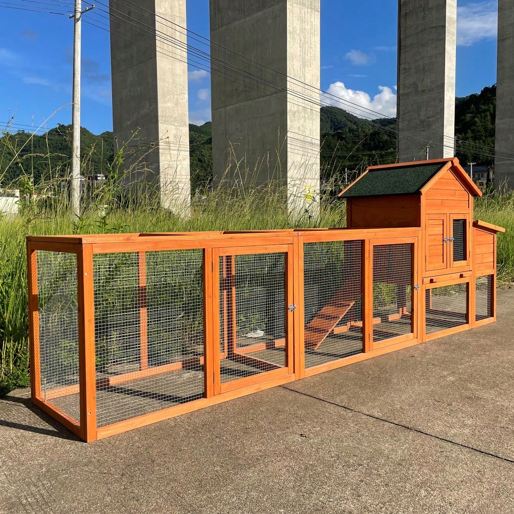 Spacious Outdoor Wooden Chicken Coop With Nesting Box And Wire Fence Poultry Cage For Hens