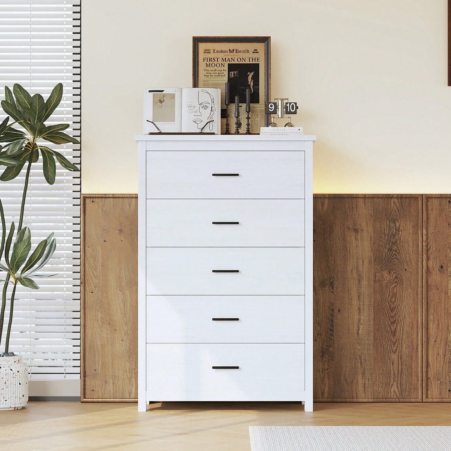 Vintage Inspired White Wooden Dresser With 5 Drawers For Bedroom Storage