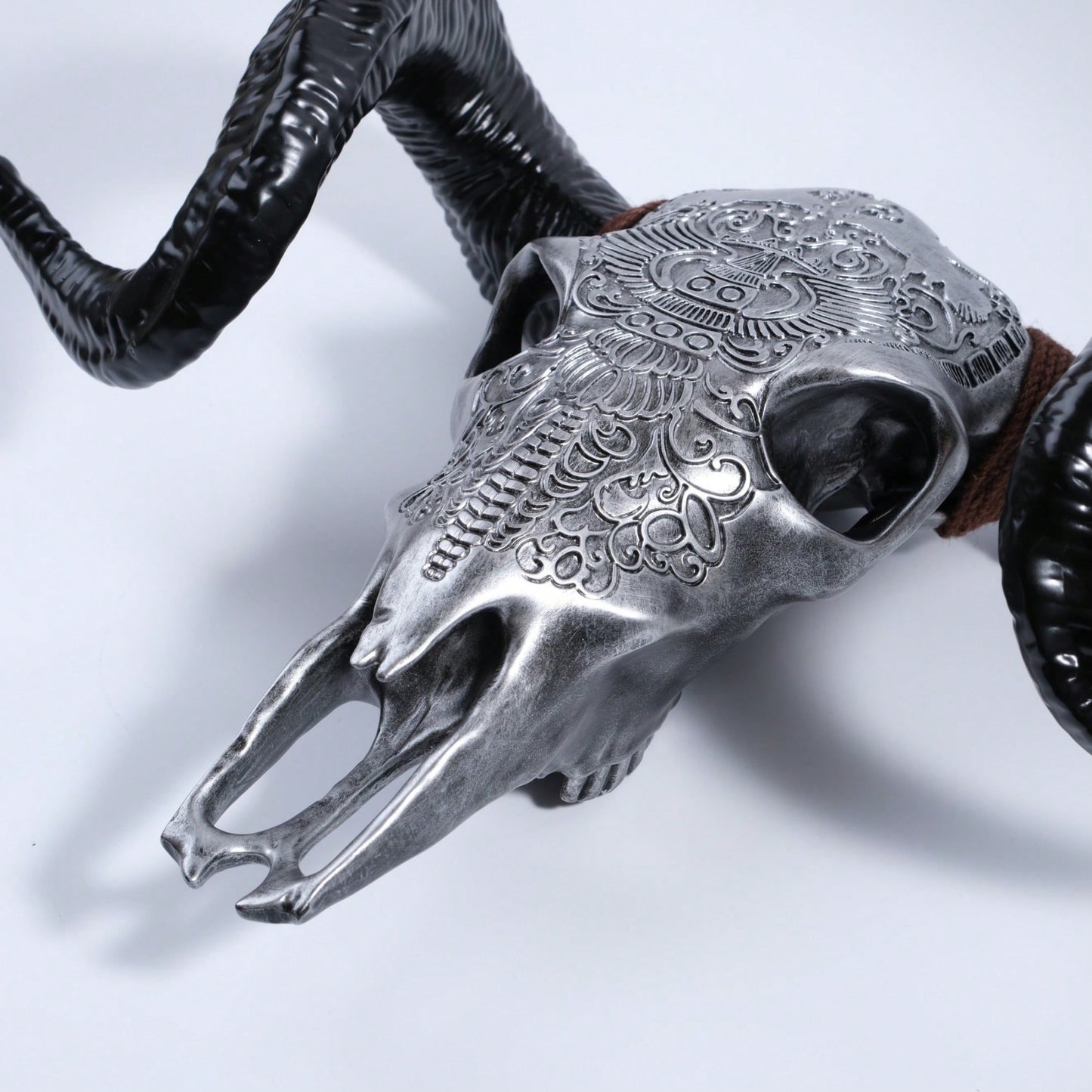 Lifelike Bone-Inspired Bull Head Wall Decor Resin Craft North American Style Home Accent