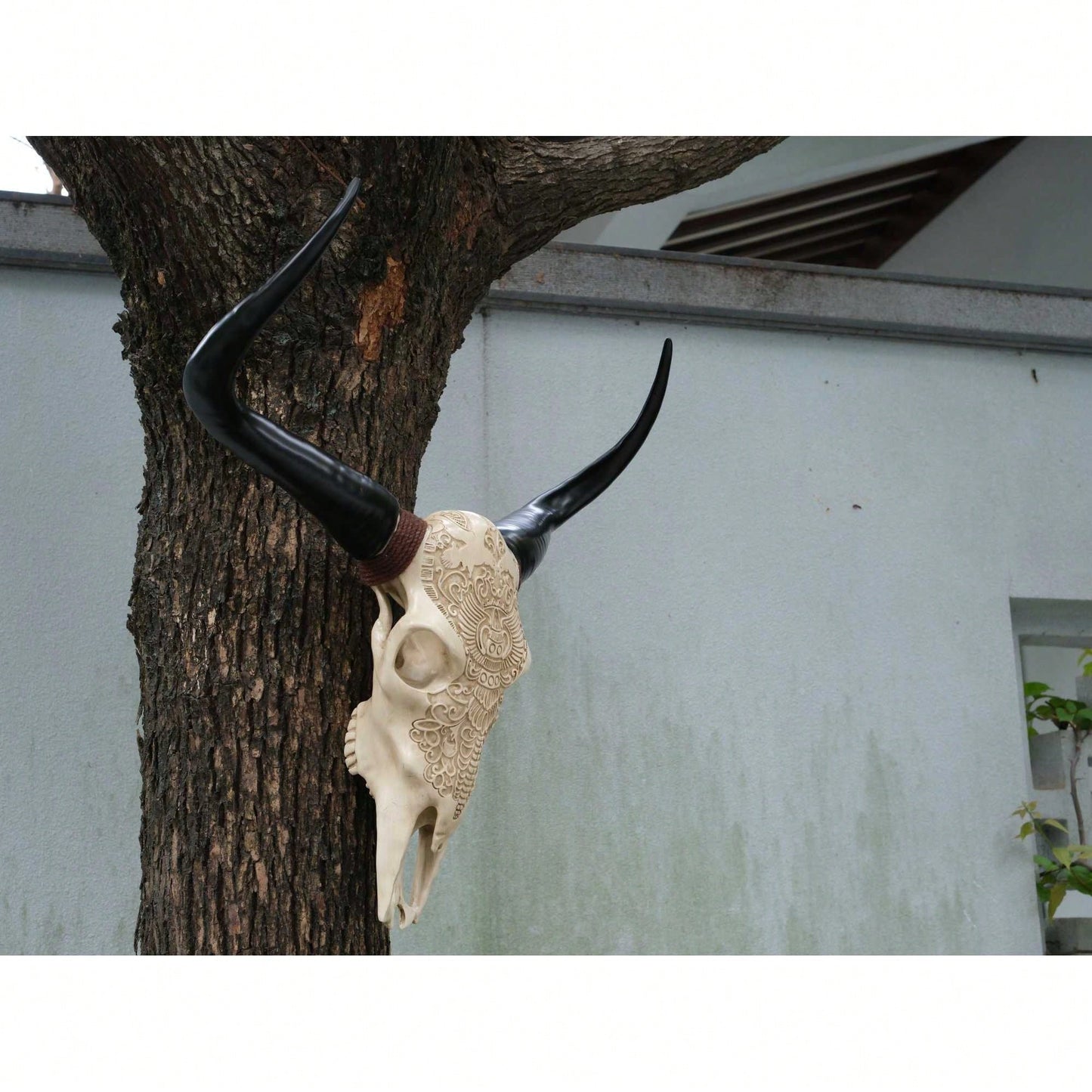 Lifelike Bone-Inspired Bull Head Wall Decor Resin Craft North American Style Home Accent