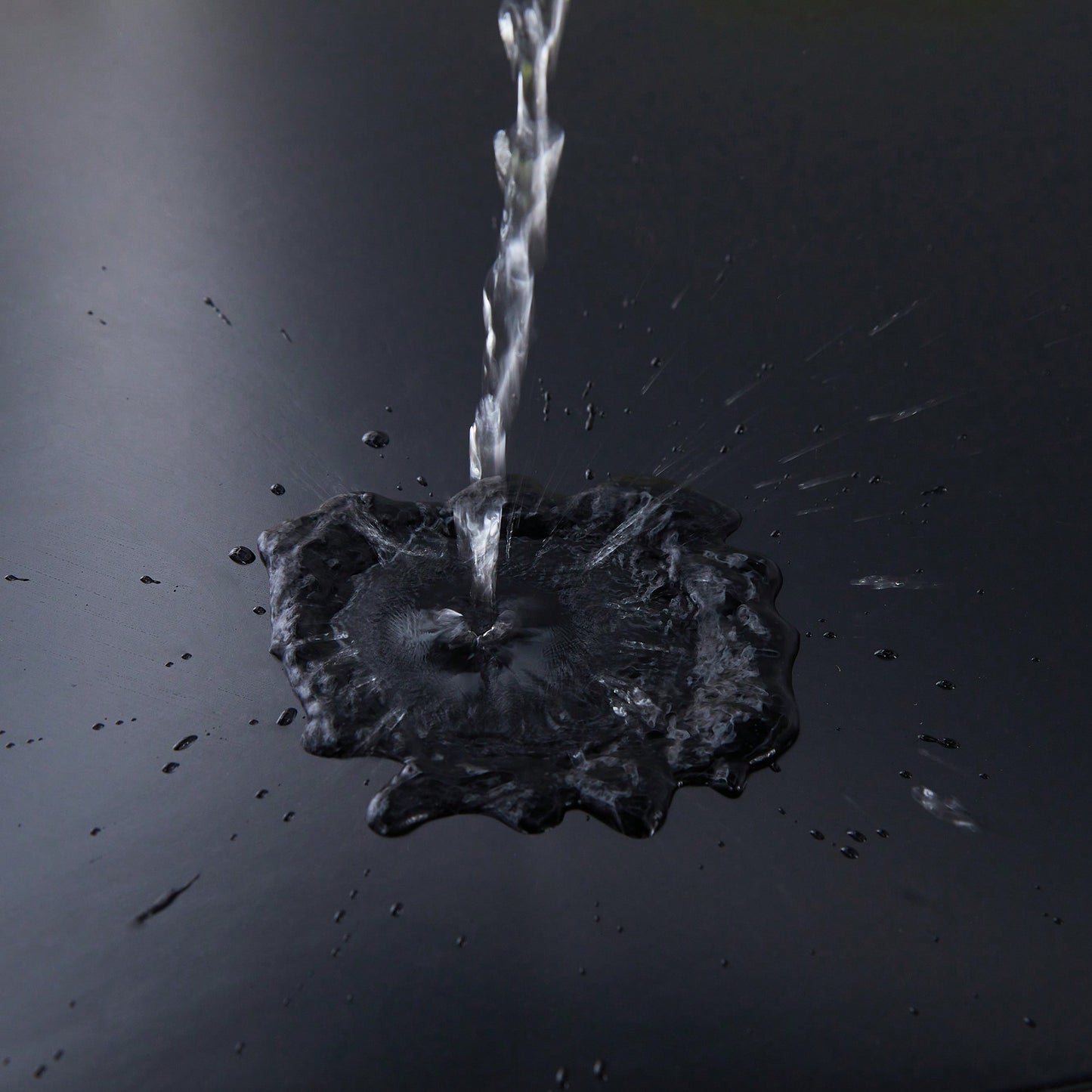 Solid Wood Round Dining Table With Rattan Accents For 2-4 People 31.5 Inch Diameter Black