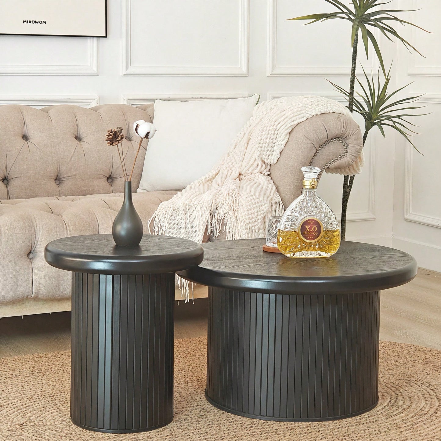 Stylish Modern Round Coffee Table Set With Unique Fluted Legs For Contemporary Living Room Decor