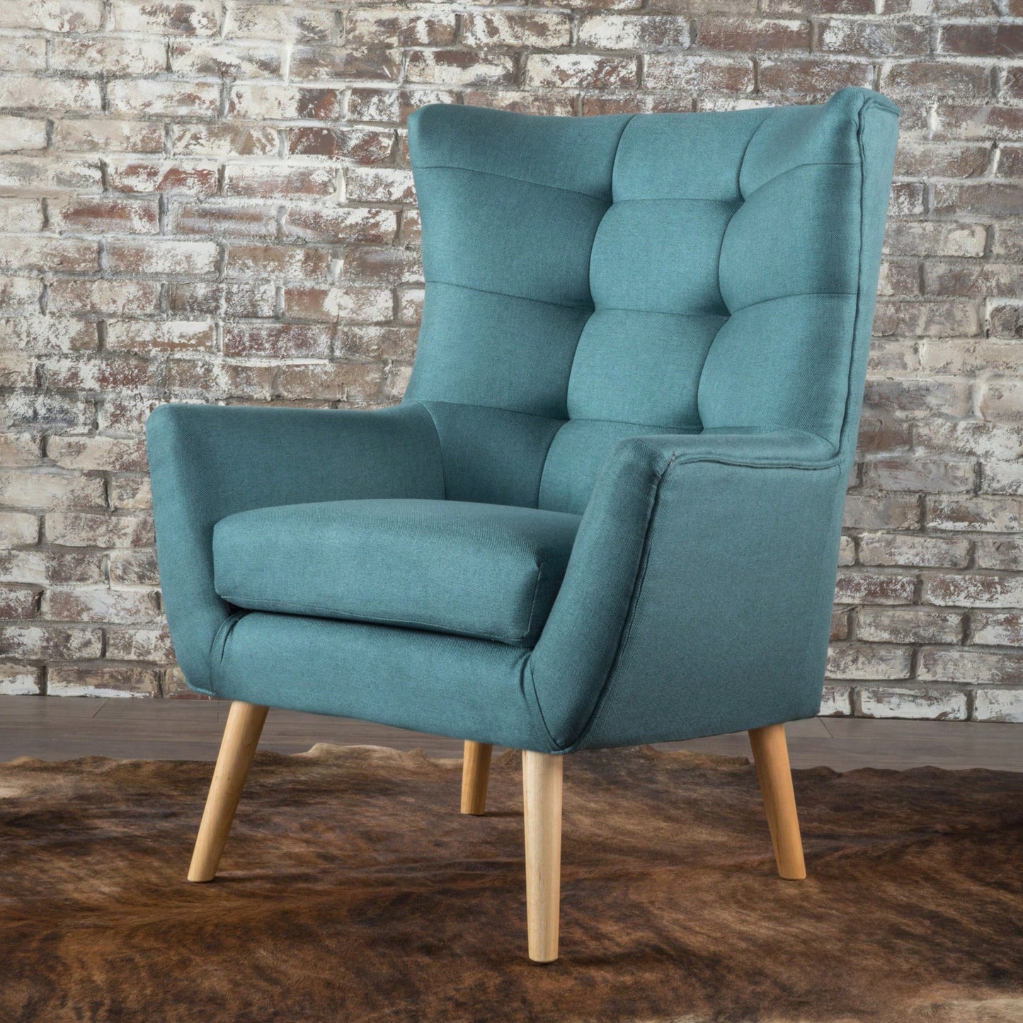 Elegant Modern Club Chair For Stylish Living Room Seating