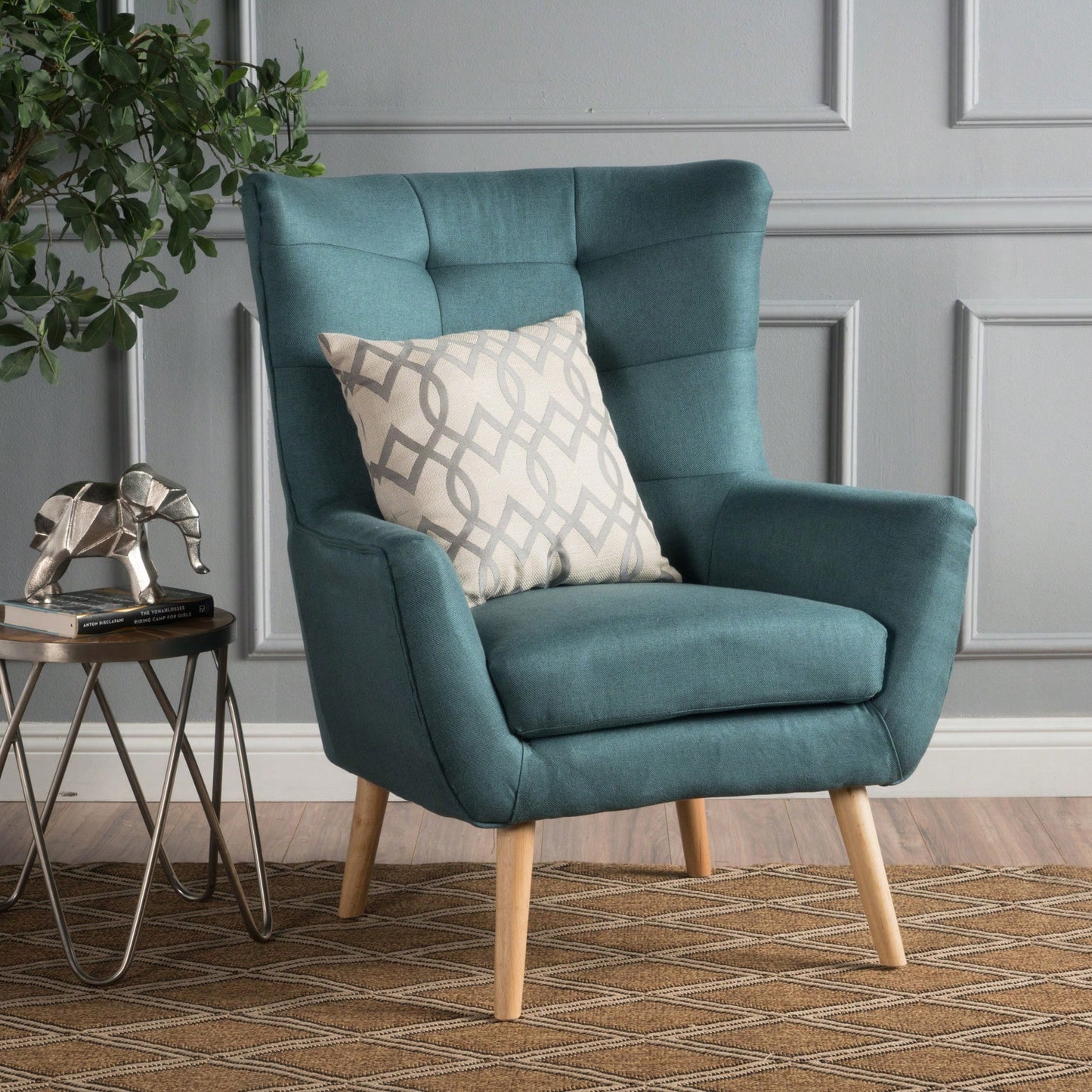 Elegant Modern Club Chair For Stylish Living Room Seating