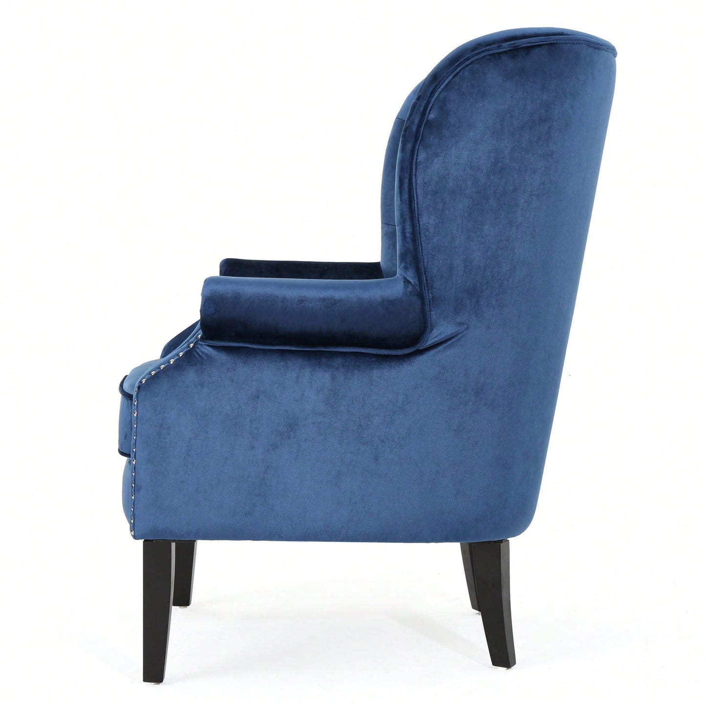 Elegant Modern Club Chair For Stylish Living Room Seating